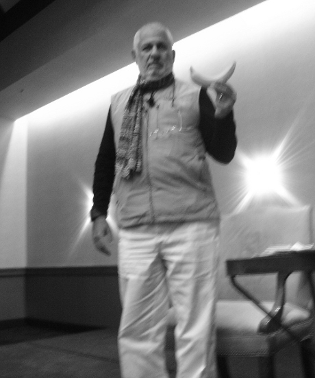 Wurman on stage at the 11th ASIS&T IA Summit in Phoenix, Arizona